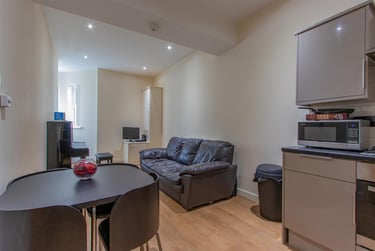 2 bed house, Richmond Road, Plasnewydd, Cardiff, CF243BW - Image 1
